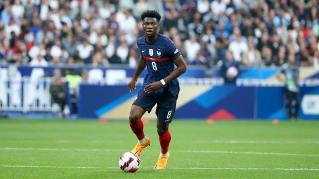 v体育-皇马签下楚阿梅尼一波三折：姆巴佩爽约成转折点