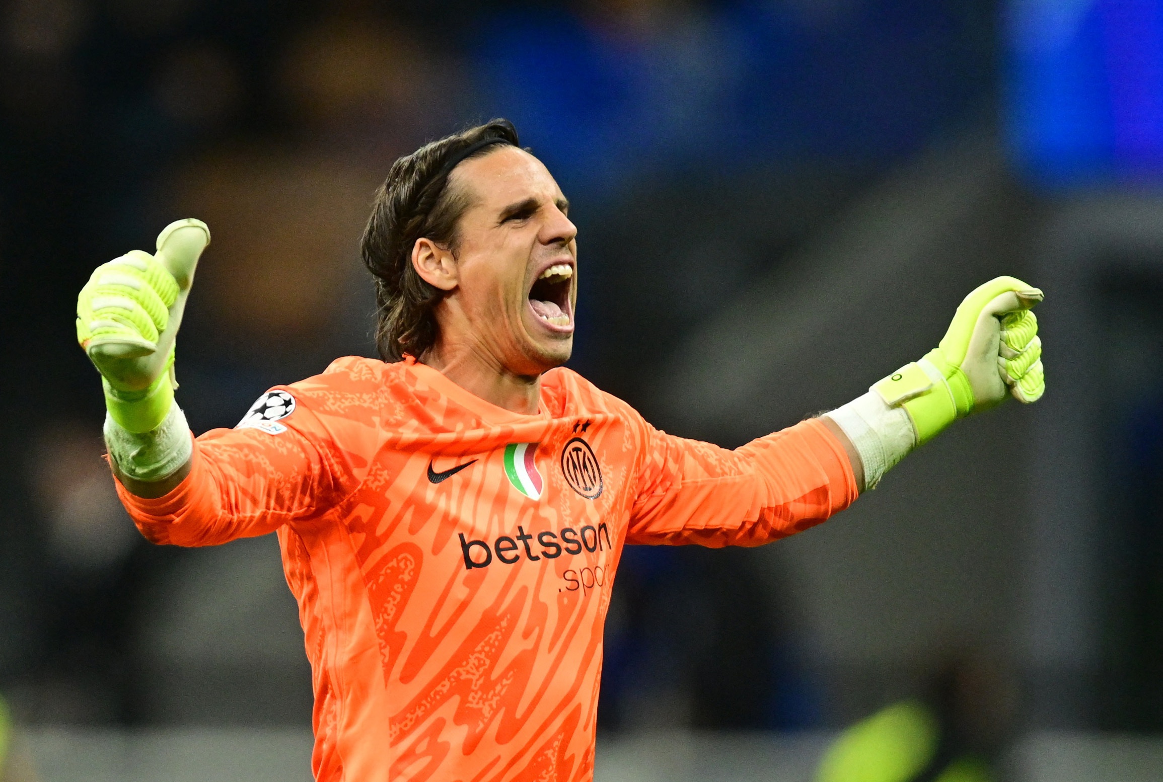 意天空记者:索默未来仍不明确,国米在寻找新的主力门将